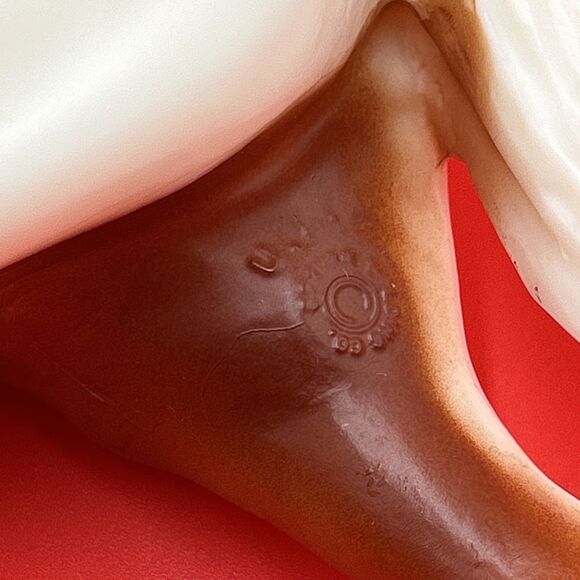 Breyer Molding #913 High Flyer Tennessee Walker Horse w/ White & Blue Ribbon - Picture 5 of 8